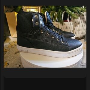 Vlado Black High-Top Sneakers